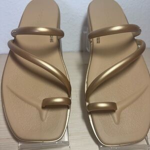 Crocs Miami Metallic Toe Loop Strappy Slip On Slides Sandal Gold Women's Size 10